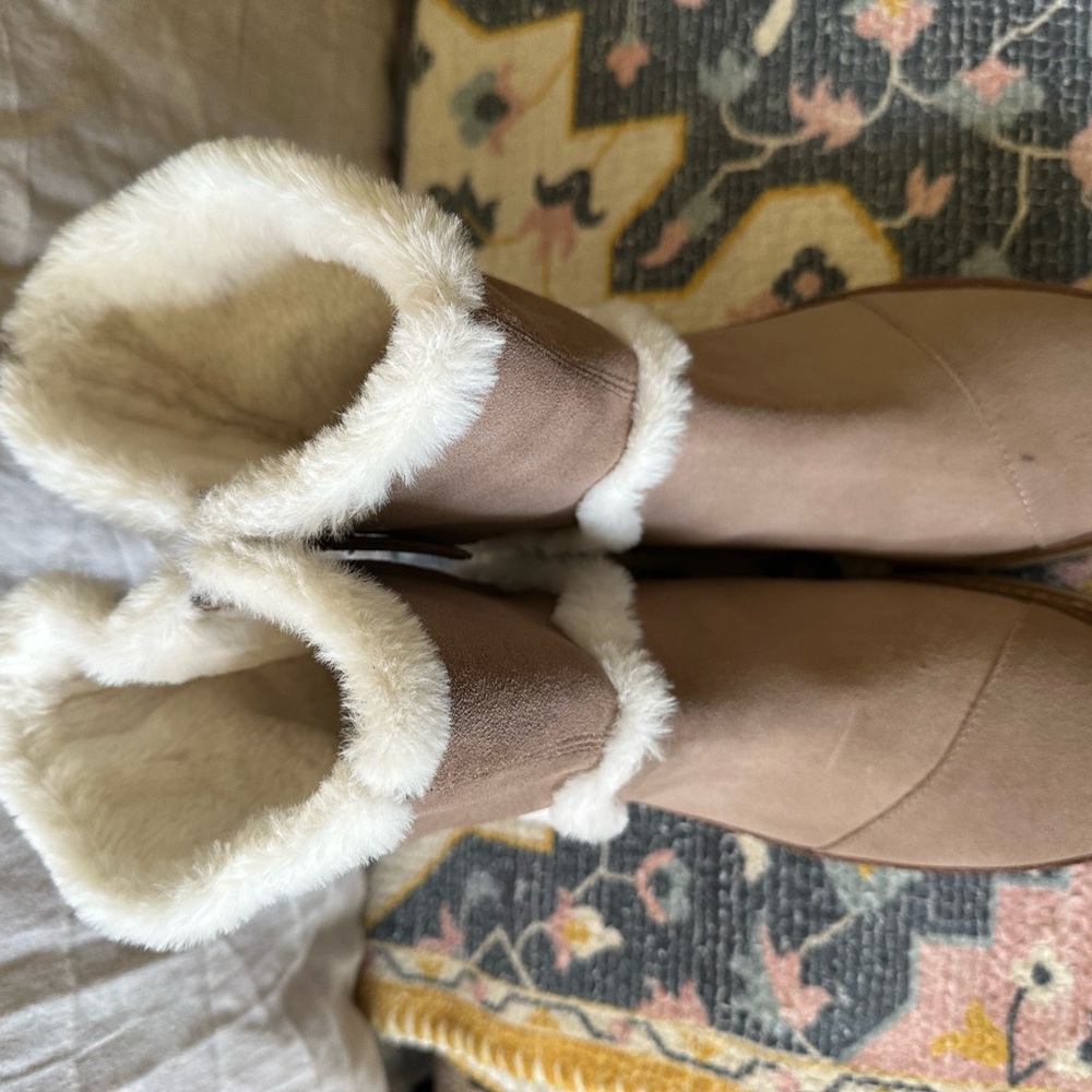 Toms Taupe Faux Fur Winter Boots - Picture 9 of 12